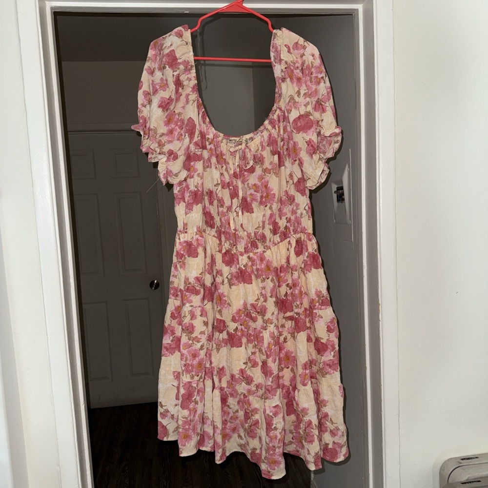 Liberty Love Women Pink Foral Tiered Pleated Mini Dress Size 3XL Eastic Waist